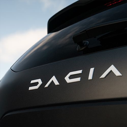 dacia-duster-mat-edition-logo-arriere