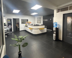 agence-Renault-Mezidon-VAN-DER-WAGEN-2.png